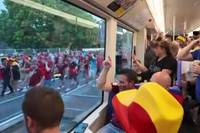 In Stuttgart wurden die belgischen Fans heute immer wieder vom Regen überrascht - daher entschieden sich einige Anhänger lieber die S-Bahn zum Stadion zu nehmen. 