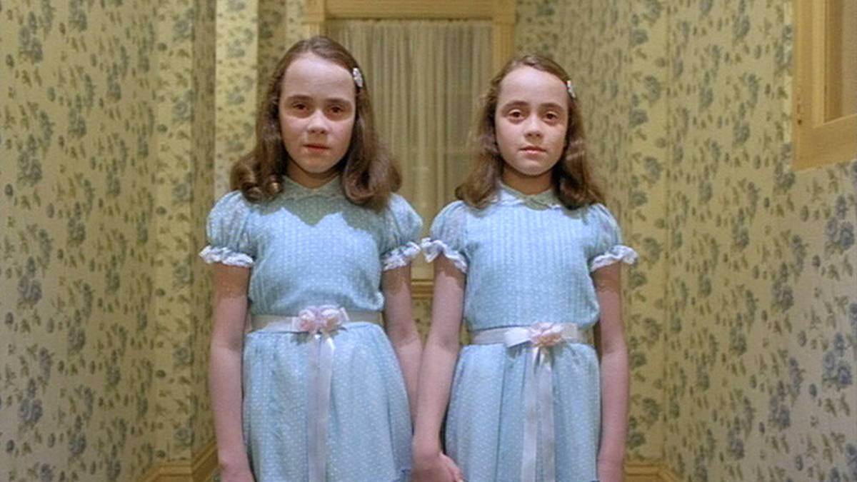 Lisa und Louise Burns spielten die Grady-Zwillinge in The Shining