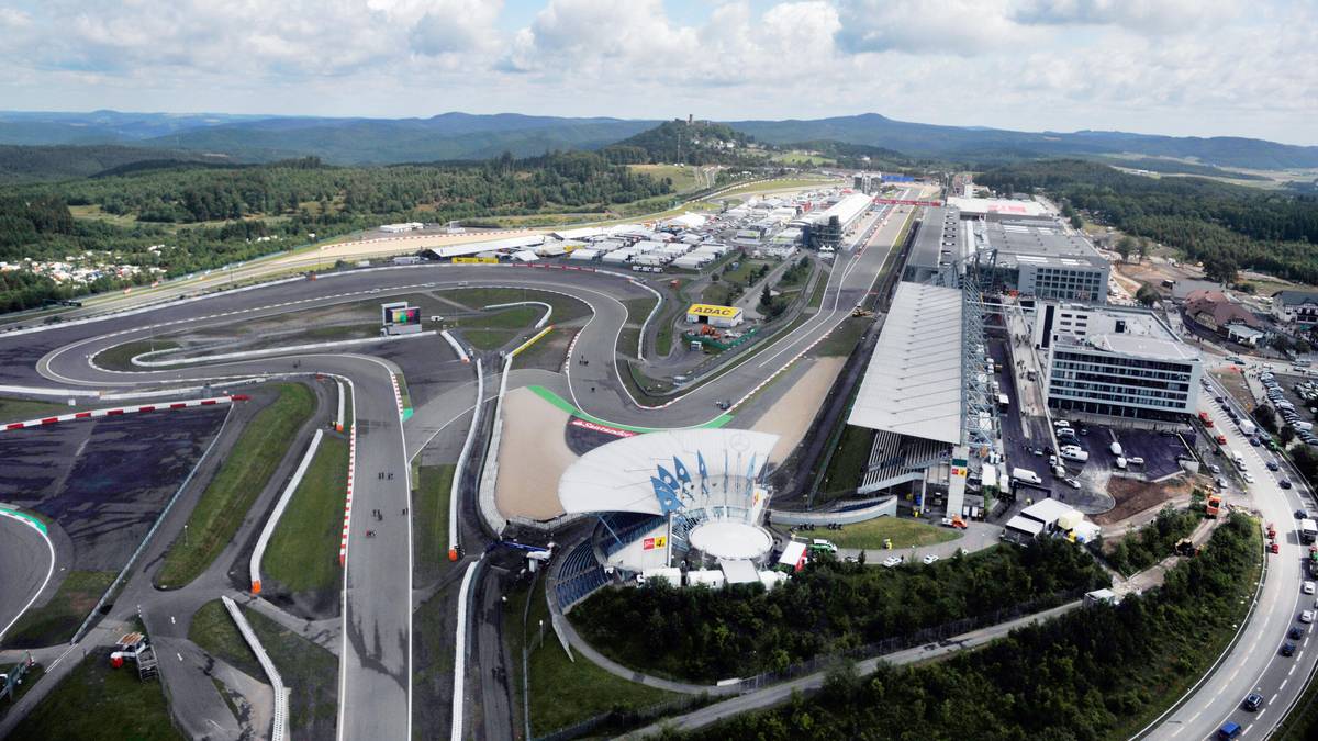 NÜRBURGRING / DEUTSCHLAND, 16. Juni: 2015 gastierte die WCE-Serie erstmals in der Eifel, auf der berüchtigten Nordschleife wird nicht gefahren