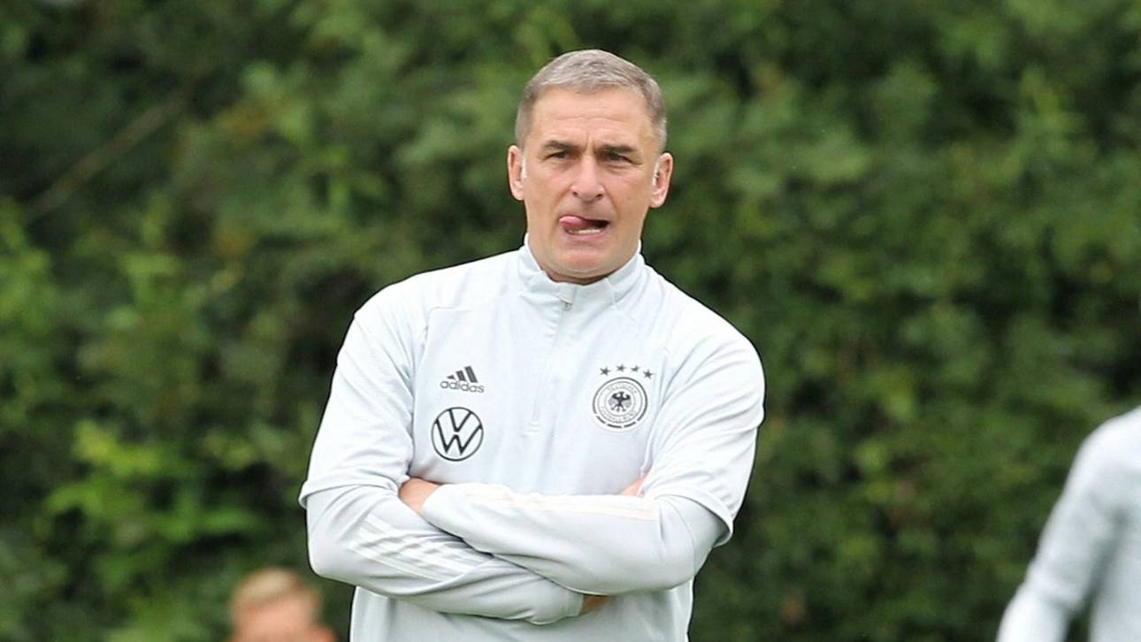 Kuntz denkt über Torwart als Feldspieler nach