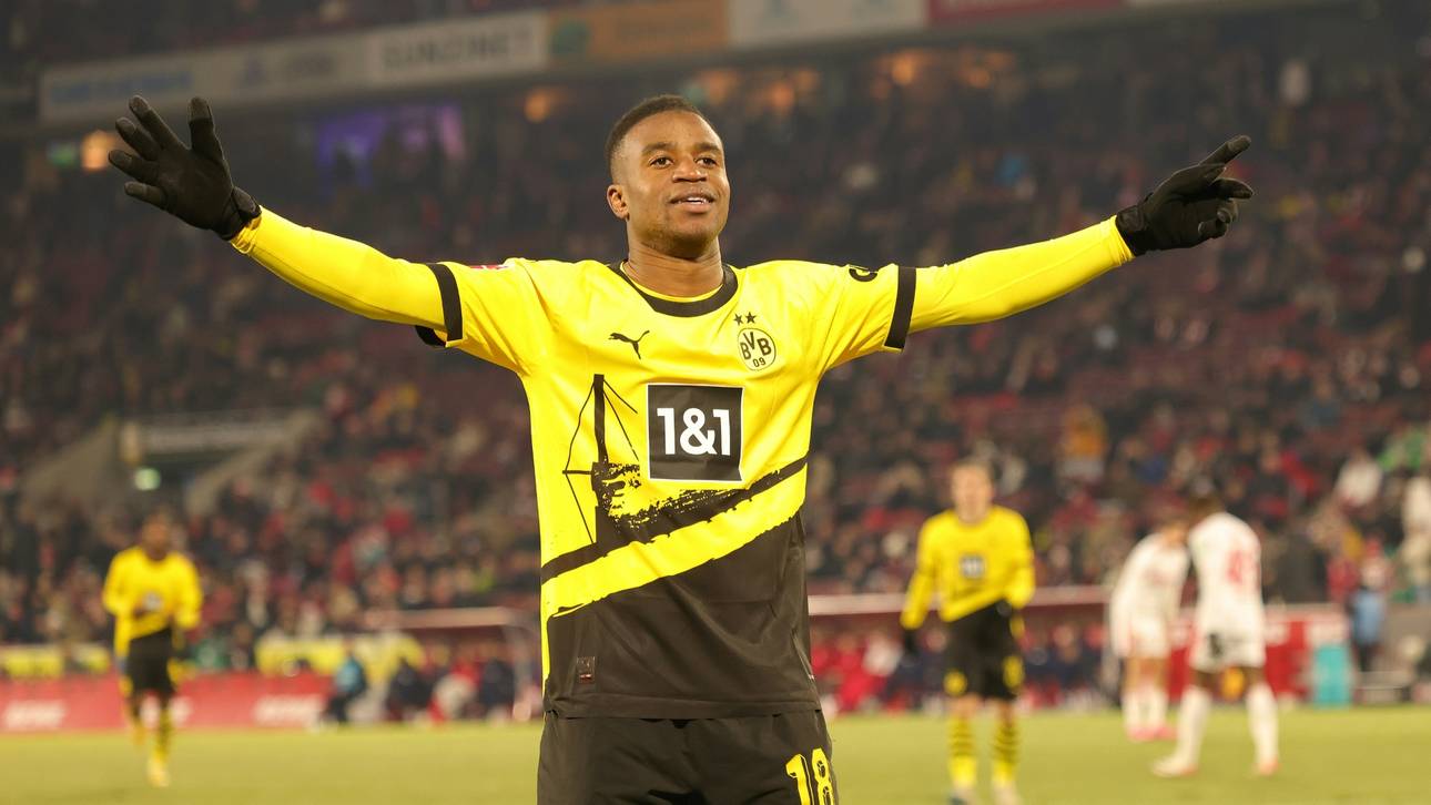 BVB gibt Moukoko nach Kopenhagen ab