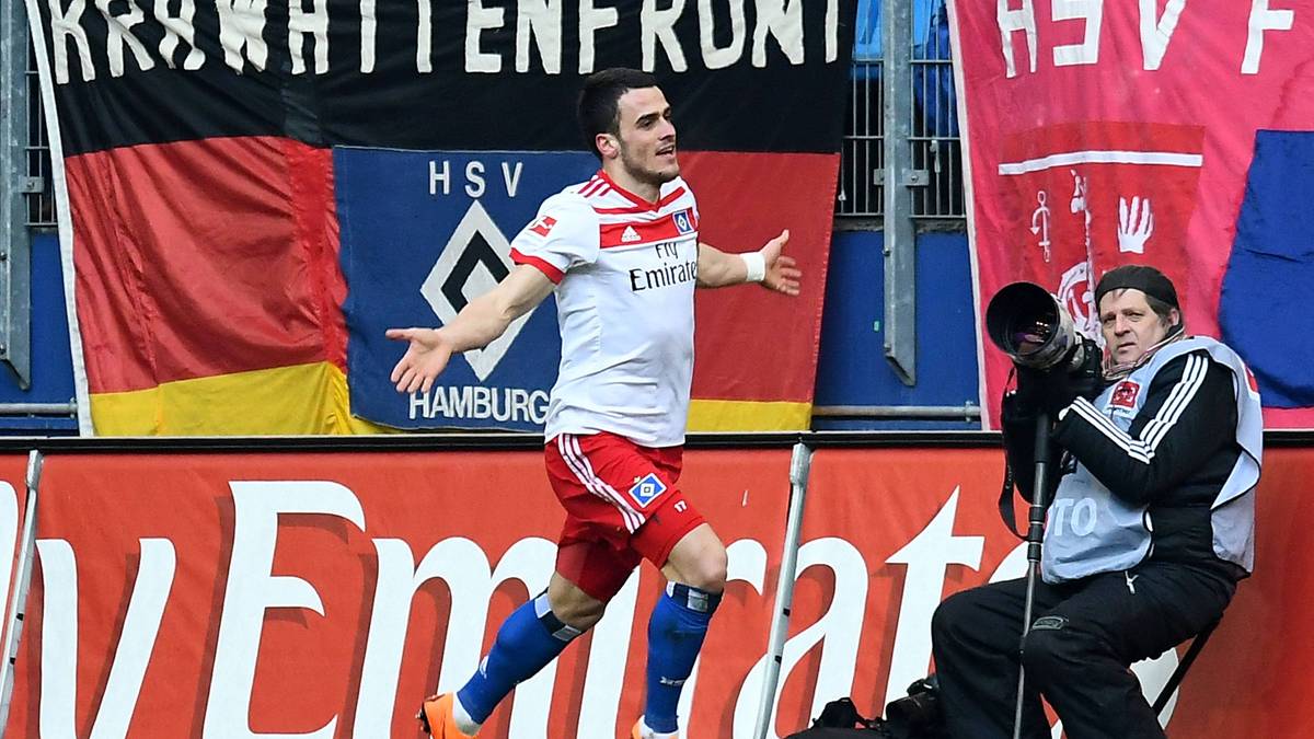 ...doch der Treffer zählt wegen einer klaren Abseitsstellung nicht