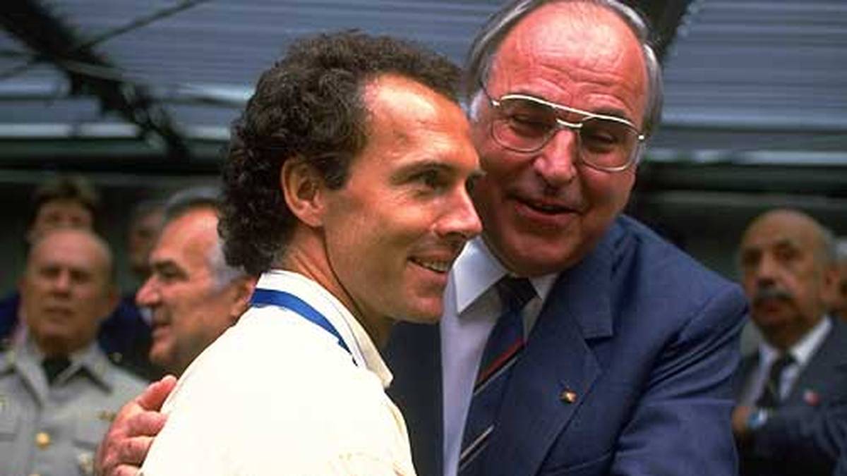 Teamchef Franz Beckenbauer macht schon zwei Jahre vorher schlechte Erfahrungen mit Argentinien. Bei seinem Debüt als DFB-Teamchef 1984 setzt es ein 1:3 in Düsseldorf