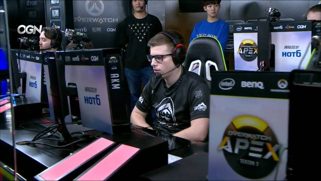 APEX: AF.Blue führt in Todesgruppe