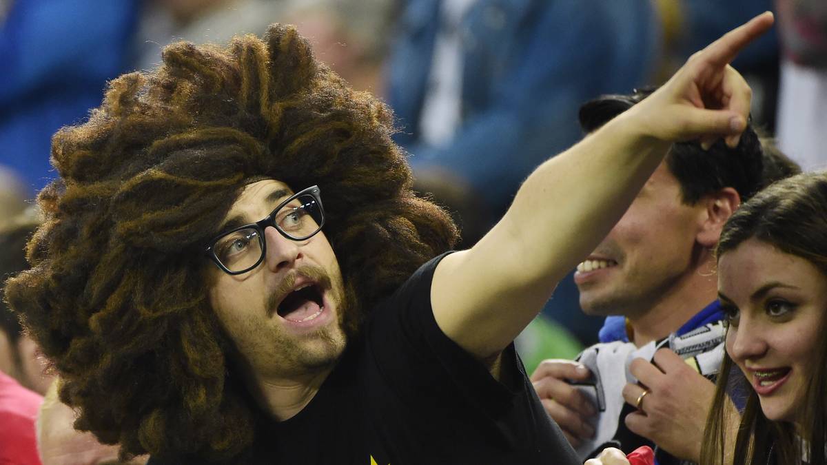 Tingeltangel-Bob ist offenbar Fan von Juventus Turin. Zumindest hat dieser Fan eine gewisse Ähnlichkeit mit dem Simpsons-Bösewicht