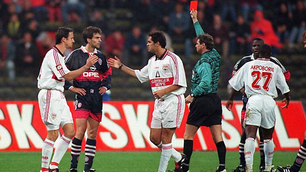 Gegen den FC Bayern verteilte Heynemann in seiner Karriere mehrere Rote Karten - hier 1997 gegen Markus Babbel
