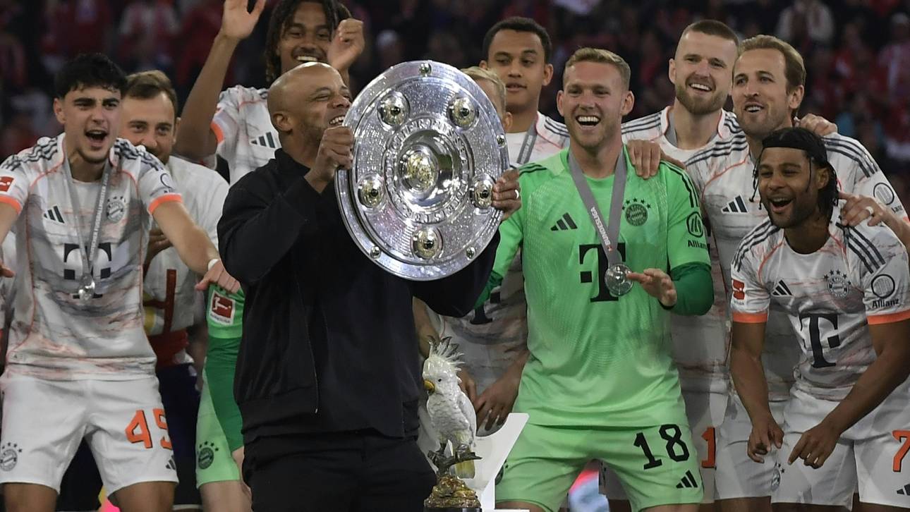 Rätsel um den Kakadu: Der Stargast auf der Meisterfeier