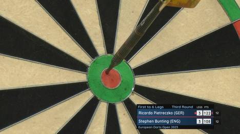 Ricardo Pietreczko steht im Viertelfinale der European Darts Open! Der Deutsche schlägt Stephen Bunting mit 6:3. 