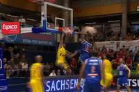 Die Highlights der Partie SYNTAINICS MBC - EWE Baskets Oldenburg aus der Basketball-Bundesliga im Video.