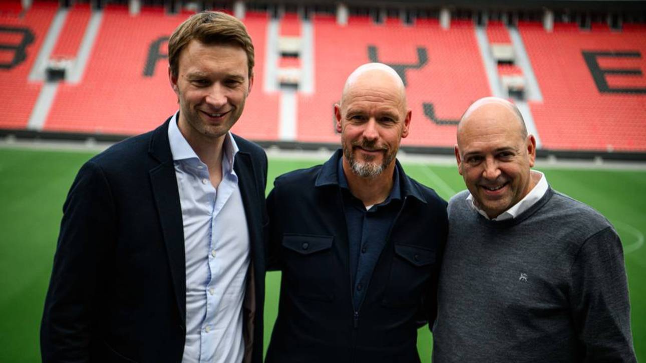 Simon Rolfes (l.) bestätigt bei der Vorstellung von Erik ten Hag (M.) das Interesse des FC Liverpool an Florian Wirtz