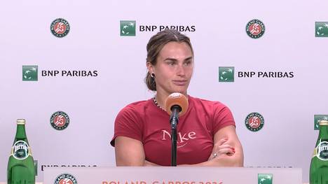 Nach ihrer Viertelfinal-Niederlage bei den French Open legt Aryna Sabalenka einen denkwürdigen PK-Auftritt hin. Dort äußert sie Rücktrittsgedanken. 