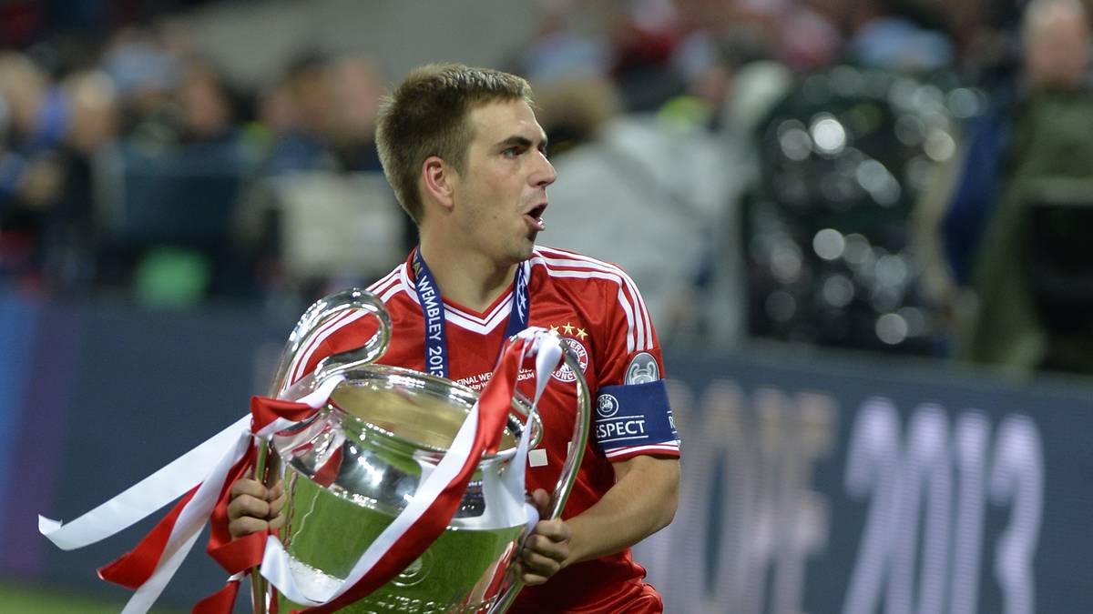 PLATZ 7: PHILIPP LAHM - Er ist kein Lautsprecher, keine Rampensau, keiner, der das Bedürfnis nach Folklore bedient und doch prägte er als Führungsspieler der neuen Generation eine Ära beim FC Bayern, die mit dem Champions-League-Gewinn 2013 veredelt wurde