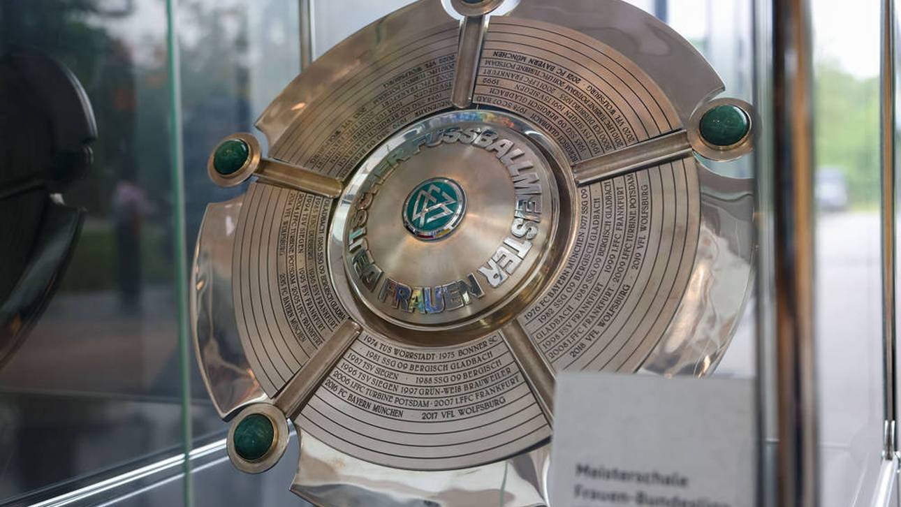 Original-Meisterschale in München