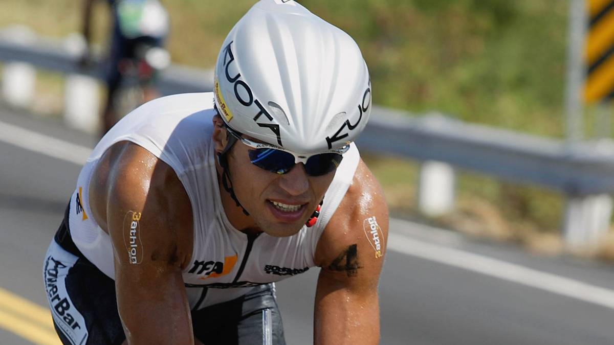 2011 muss sich Stadler einer Herzklappen-Operation unterziehen. Ein ärztlicher Check ergibt ein Aneurysma in der Aorta. Wenige Wochen zuvor muss er zwei Wettkämpfe wegen Defekten beenden - dies rettet ihm wahrscheinlich das Leben. Er erklärte das Ende seiner Profi-Karriere und ist seit seiner Reha ambitionierter Golfer