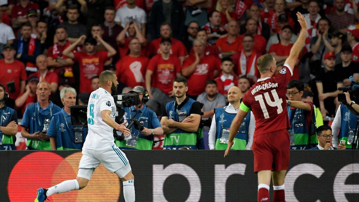 Doch Kommando zurück: Der Franzose steht im Abseits. Liverpools Jordan Henderson hatte dies bereits dem Linienrichter signalisiert