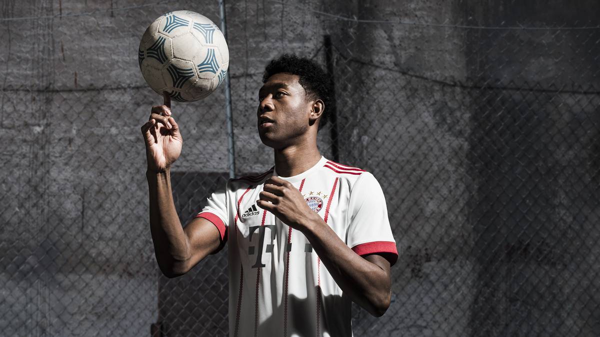 In diesen Trikots wollte der FC Bayern die Champions League 2017/18 gewinnen, scheiterten aber im Halbfinale unglücklich an Real Madrid. Neben David Alaba ...