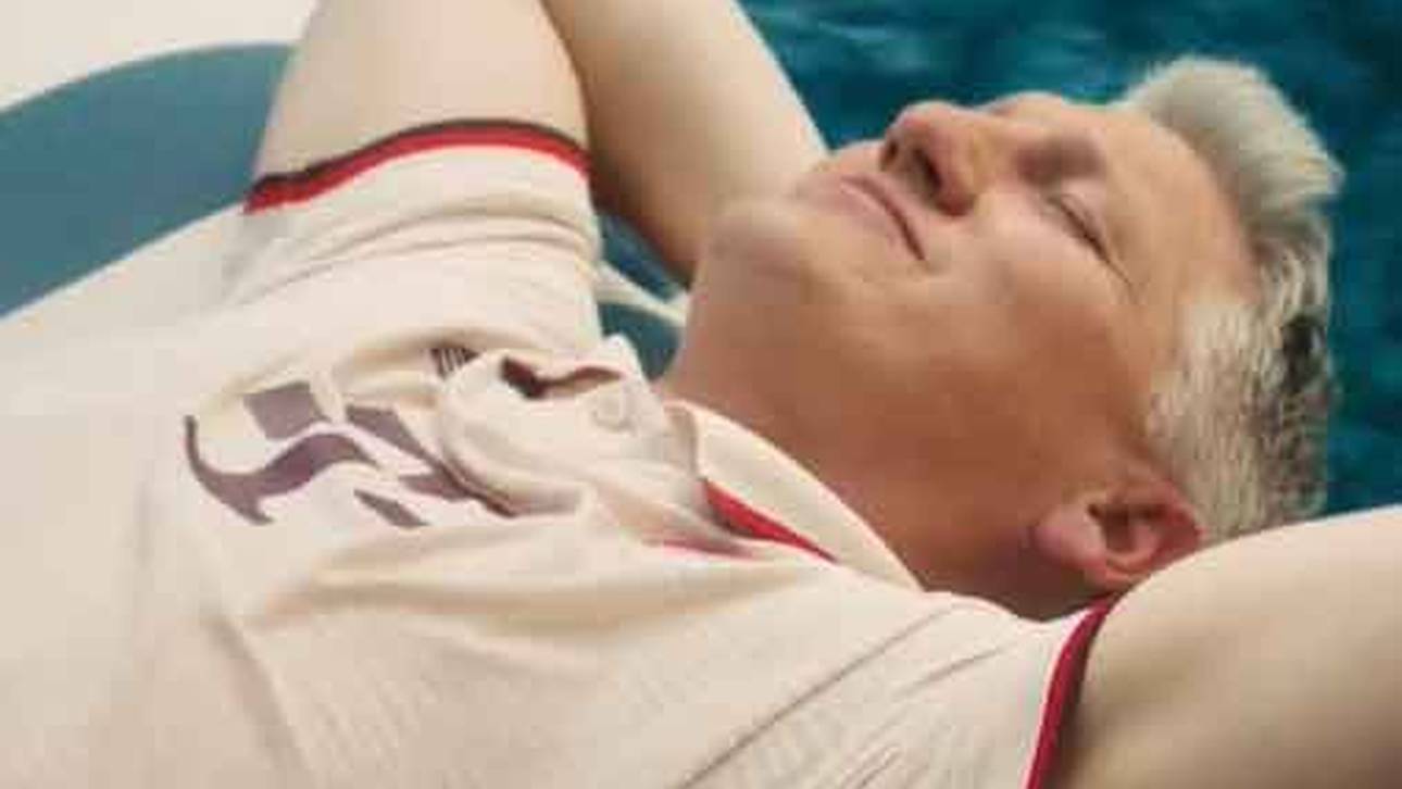 Schweinsteiger zeigt Bayern-Trikot