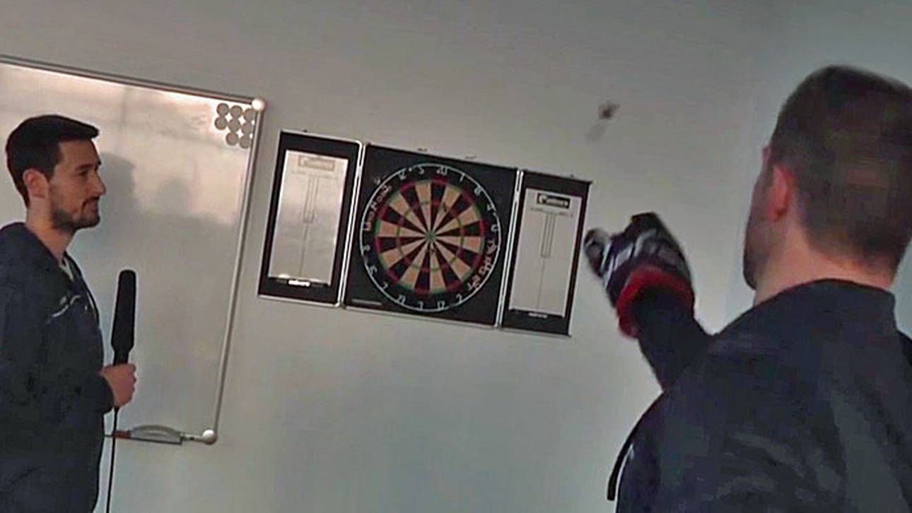 Challenge: Sportstars im Dartsfieber