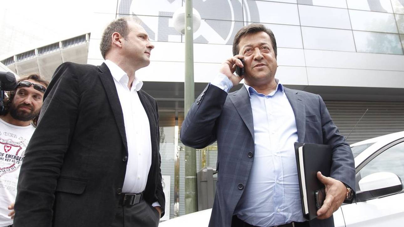 Özil-Vater kontert Baslers Kritik