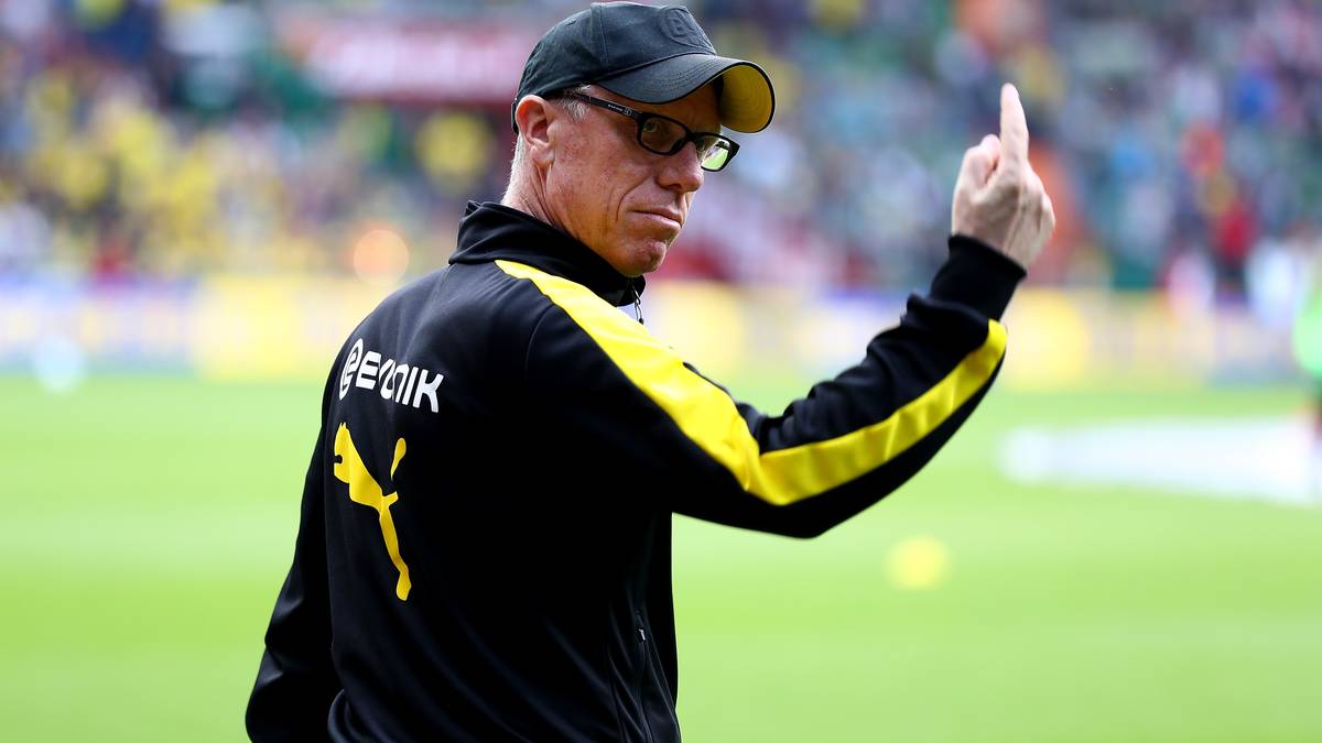 Dazu muss Bosz im Dezember weichen, gerade in der Zeit, in der Götze seine Verletzung auskuriert. Zum Amtsantritt von Peter Stöger kann sich "Super-Mario" also nicht empfehlen. Und überhaupt: Mit dem Österreicher wird er bis zum Saisonende keinen gemeinsamen Nenner finden