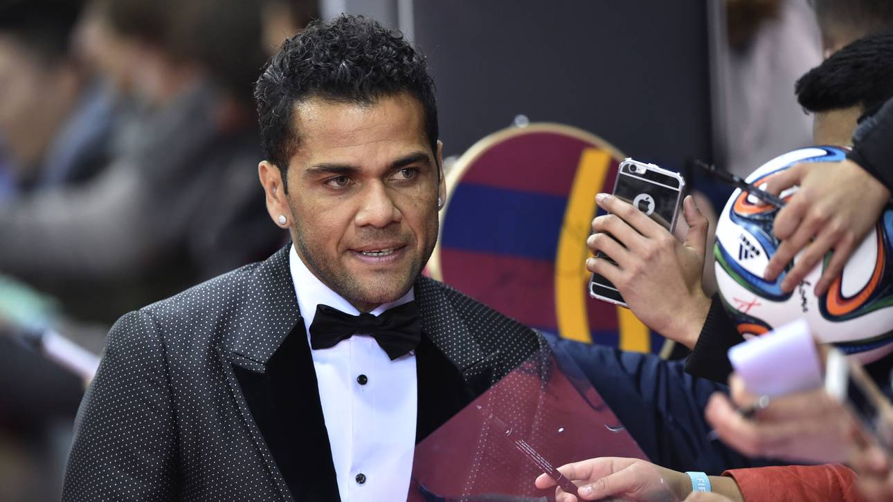 Alves designt eigene Unterwäsche