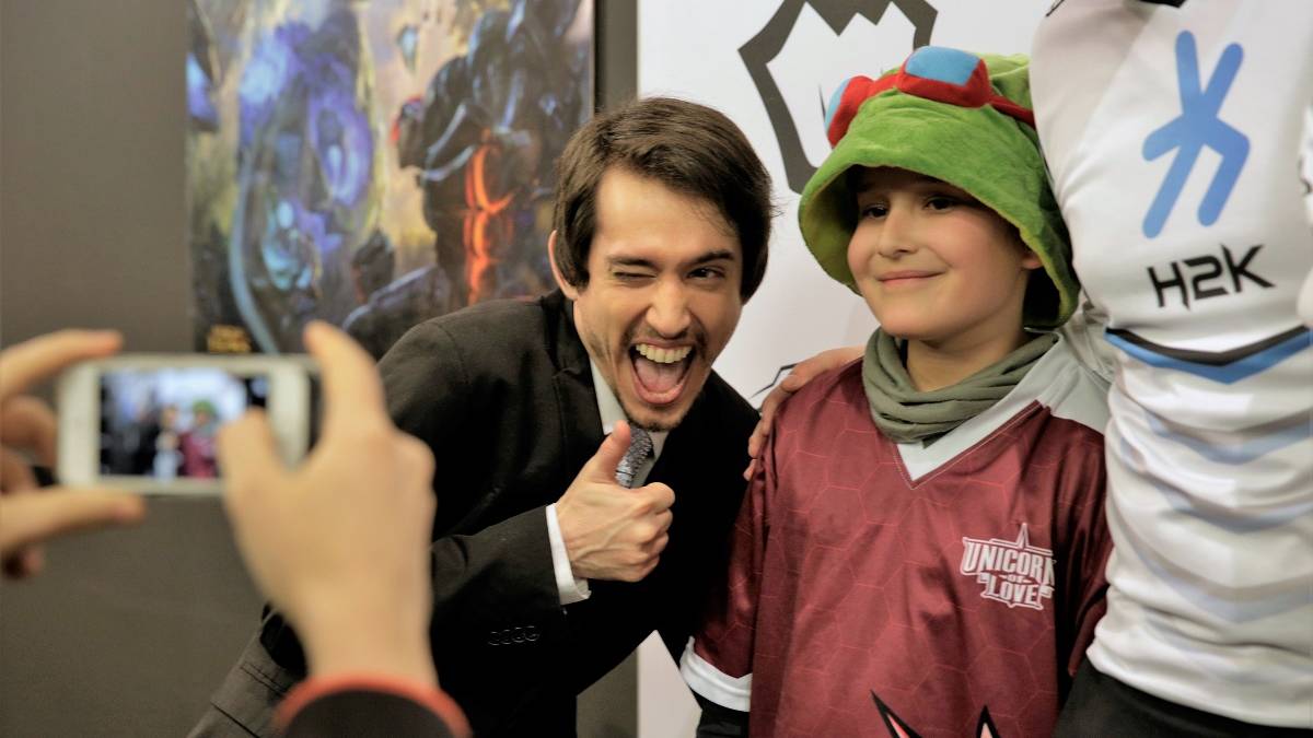 H2k-Gamings Coach pr0lly scoutet den Nachwuchs.