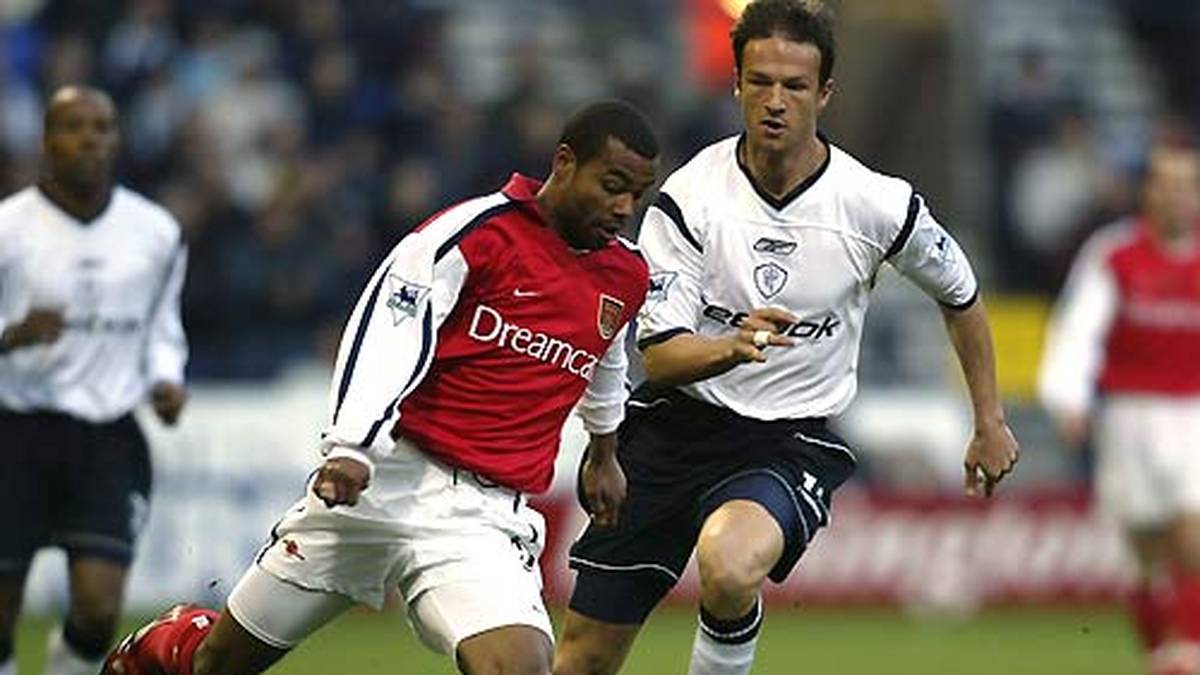 Im selben Jahr wird er für ein halbes Jahr nach England an die Bolton Wanderers ausgeliehen. Für die "Trotters" erzielt er vier Treffer