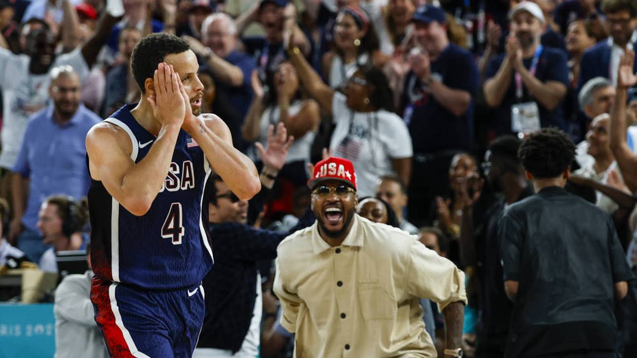 US-Star Stephen Curry zelebriert seine Leistung im olympischen Finale gegen Frankreich