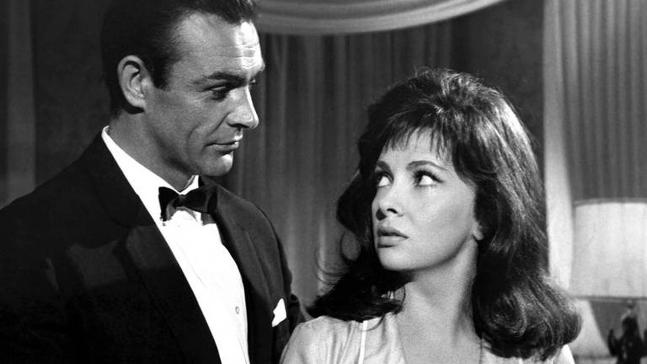 Gina Lollobrigida (hier im Film "Die Strohpuppe" mit Sean Connery) war eine legendäre Filmdiva