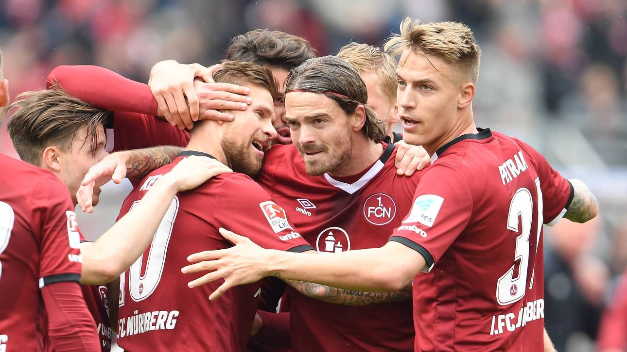 Nürnberg besiegt Aue in Unterzahl