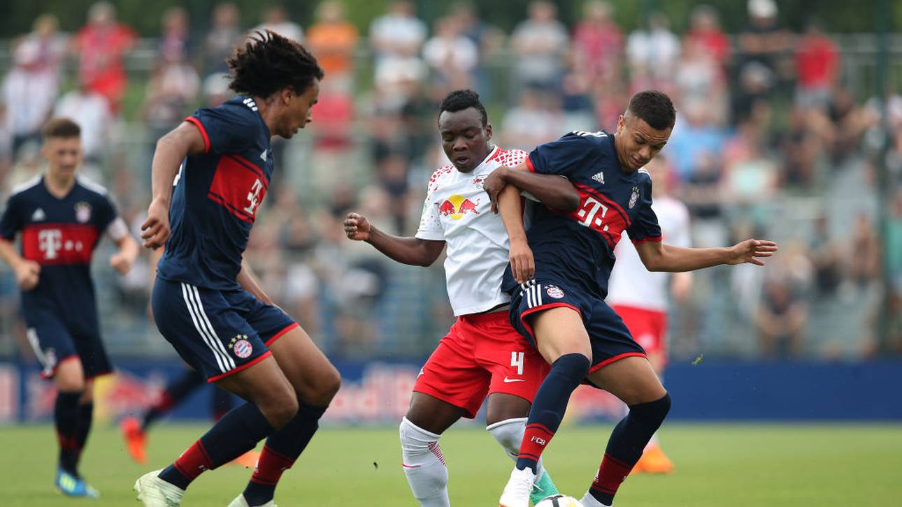 FC Bayern befördert vier Talente