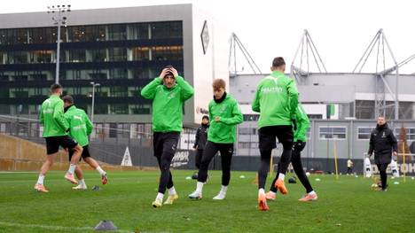 Seit 17 Spieltagen steht Eugen Polanski nun bei Borussia Mönchengladbach an der Seitenlinie. Doch mit nur einem Sieg aus den vergangenen sieben Partien zeigt die Formkurve der Fohlen klar nach unten. Besonders die Offensive bereitet zunehmend Anlass zur Sorge.