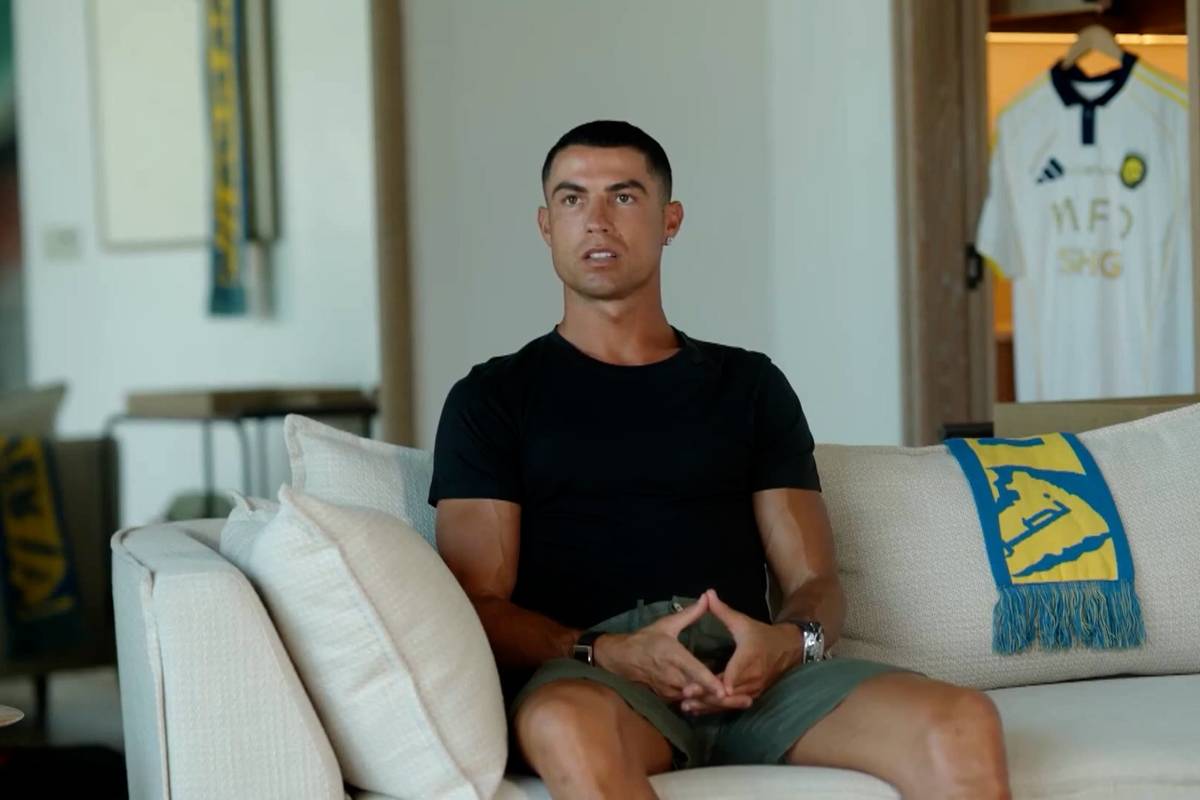 Cristiano Ronaldo spricht im Interview über die Entscheidung, seinen Vertrag in Saudi-Arabien bei Al-Nassr zu verlängern.