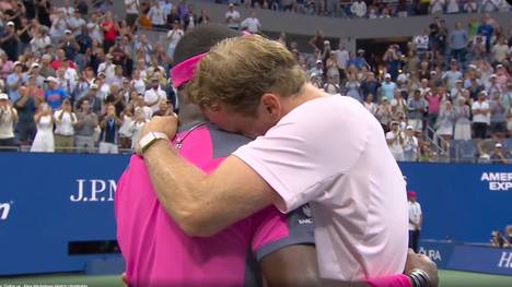 Im Duell der US-Amerikaner setzt sich Francis Tiafoe gegen Alex Michelsen durch. Nach dem Match kommt es zu einer hochemotionalen Szene.  