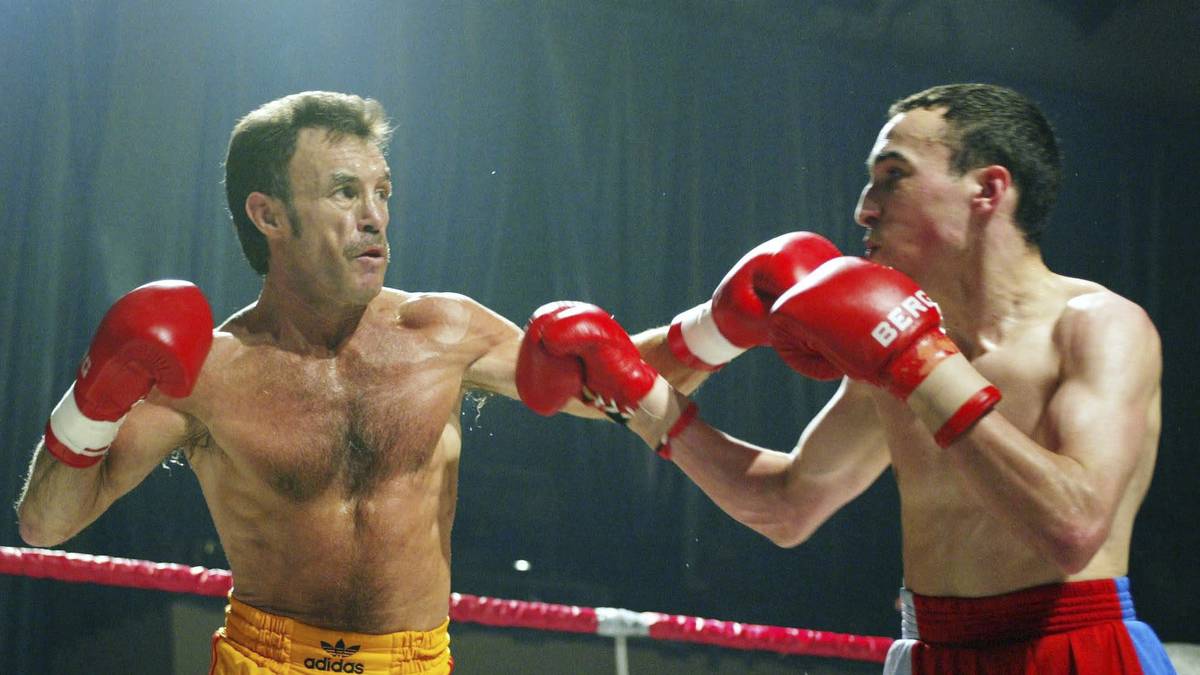 Rene Weller (u.a. Kokainhandel/sieben Jahre): Im Film "Macho Man" spielte Rene Weller einen Boxer, der eine junge Frau aus der Gewalt von Drogendealern rettet. 1999 wird der zweimalige Europameister und neunfache deutsche Meister selbst wegen Kokainhandels, Hehlerei, Waffenbesitz und Anstiftung zur Urkundenfälschung zu sieben Jahren Haft verurteilt. 