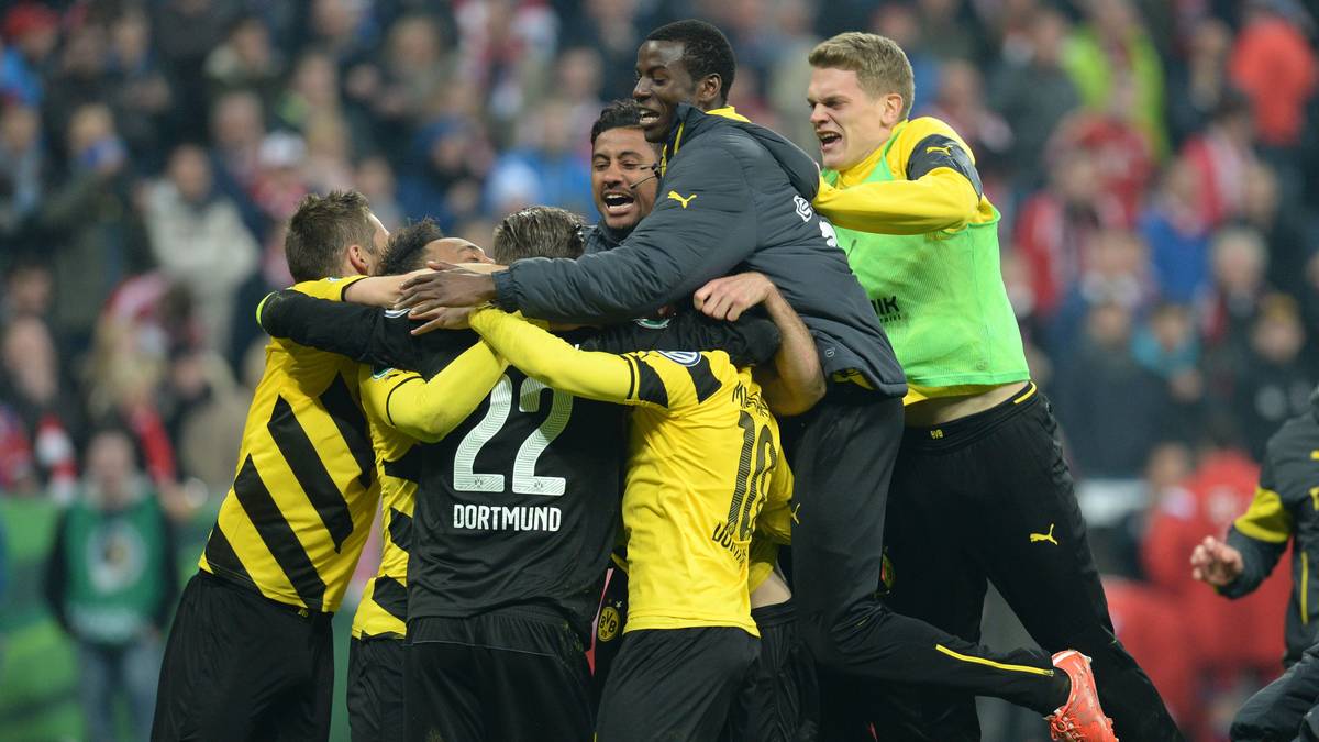 Für die Gäste treffen Ilky Gündogan und Sebastian Kehl vom Punkt - beide nicht mehr beim BVB. Dagegen verschießt Mats Hummels, doch das fällt nicht mehr ins Gewicht. Danach kennt der Jubel keine Grenzen im schwarz-gelben Lager