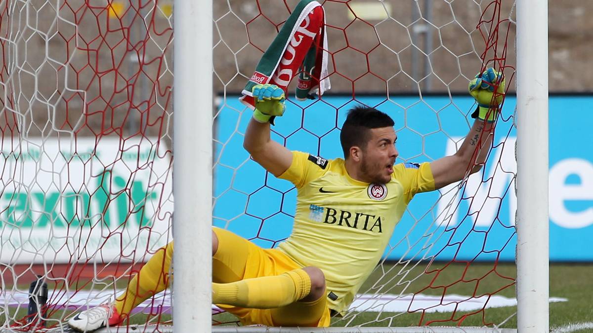 Neben Neuer stehen noch die Torhüter Florian Fromlowitz und Tobias Sippel im Aufgebot. Fromlowitz muss im Frühjahr 2017 wegen anhaltender Knieprobleme seine Karriere in Homburg beenden. Sippel wechselt 2015 zu Mönchengladbach, wo er als Ersatzkeeper noch bis 2021 unter Vertrag steht