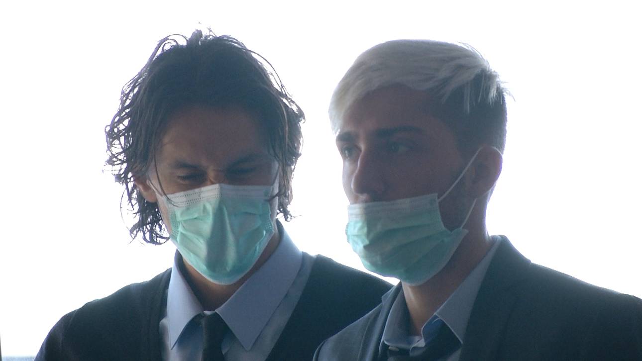 BVB-Trio mit Mundschutz nach Hause