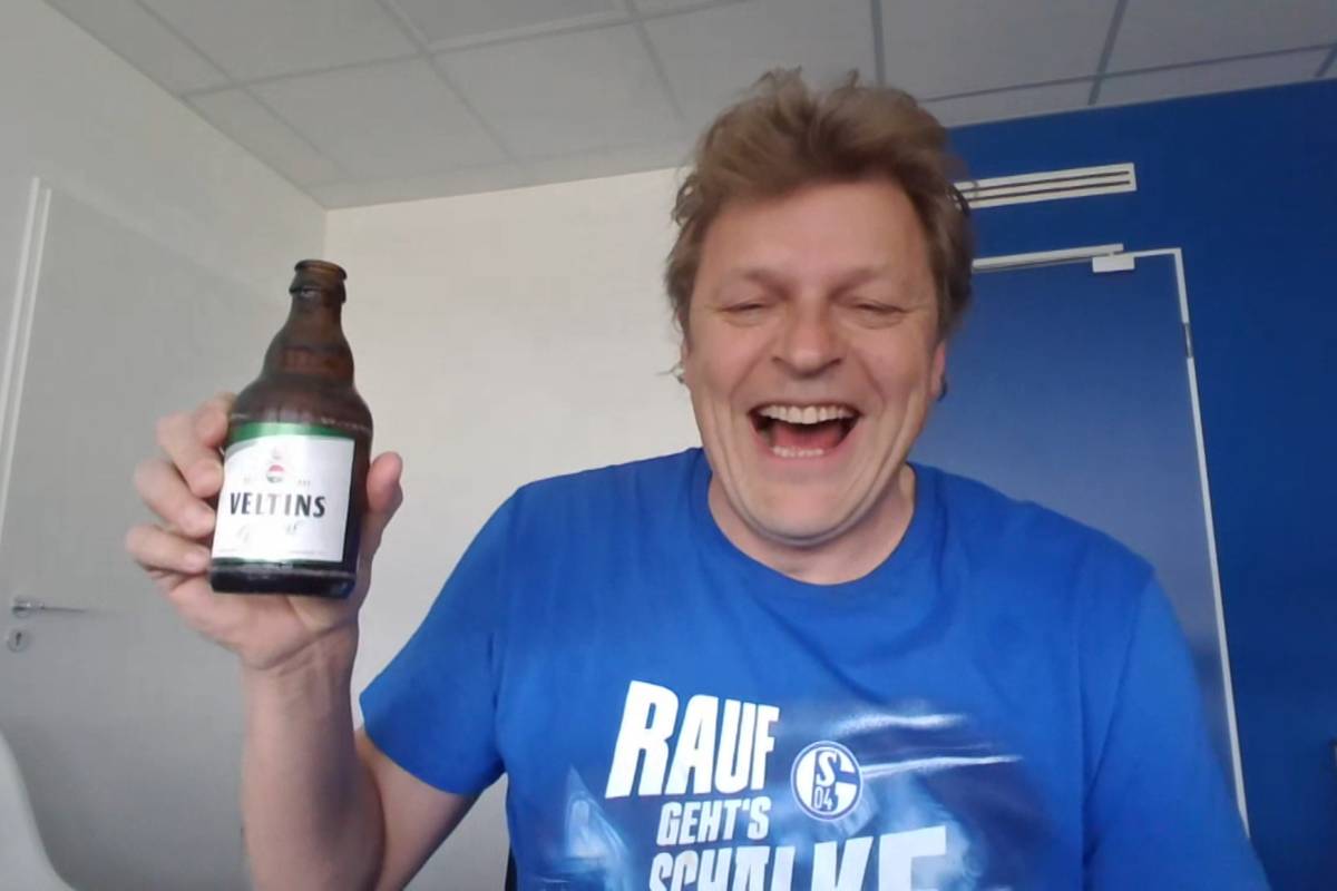 Schalke-Boss begrüßt Doppelpass mit Bier