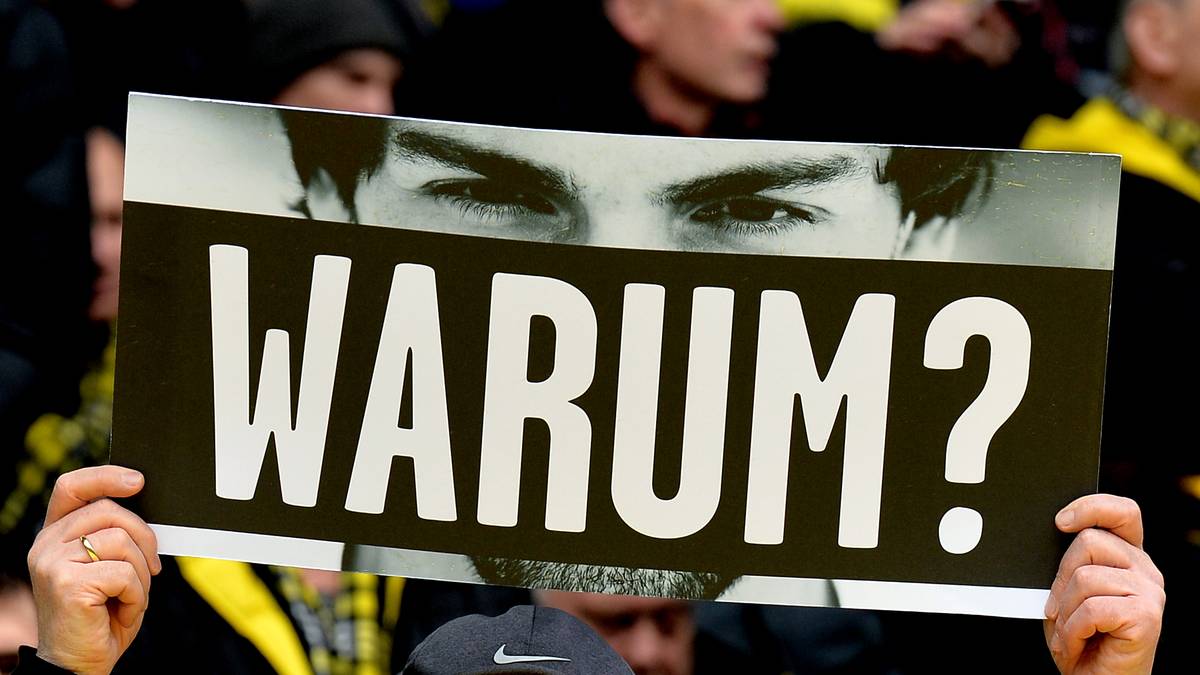 Borussia Dortmund v VfL Wolfsburg - Bundesliga
