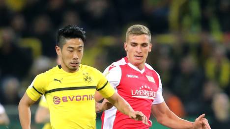 Shinji Kagawa (l.) steht vor einem Abschied beim Borussia Dortmund 