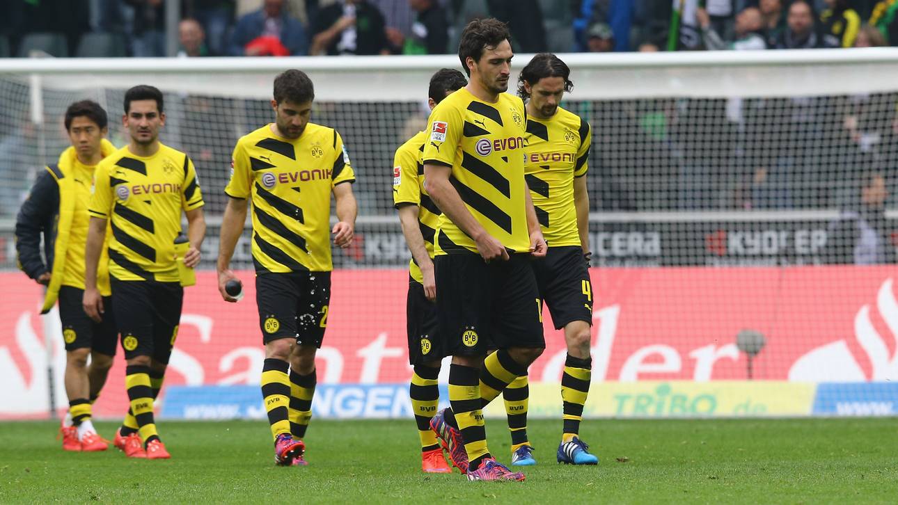 Borussia Moenchengladbach v Borussia Dortmund - Bundesliga