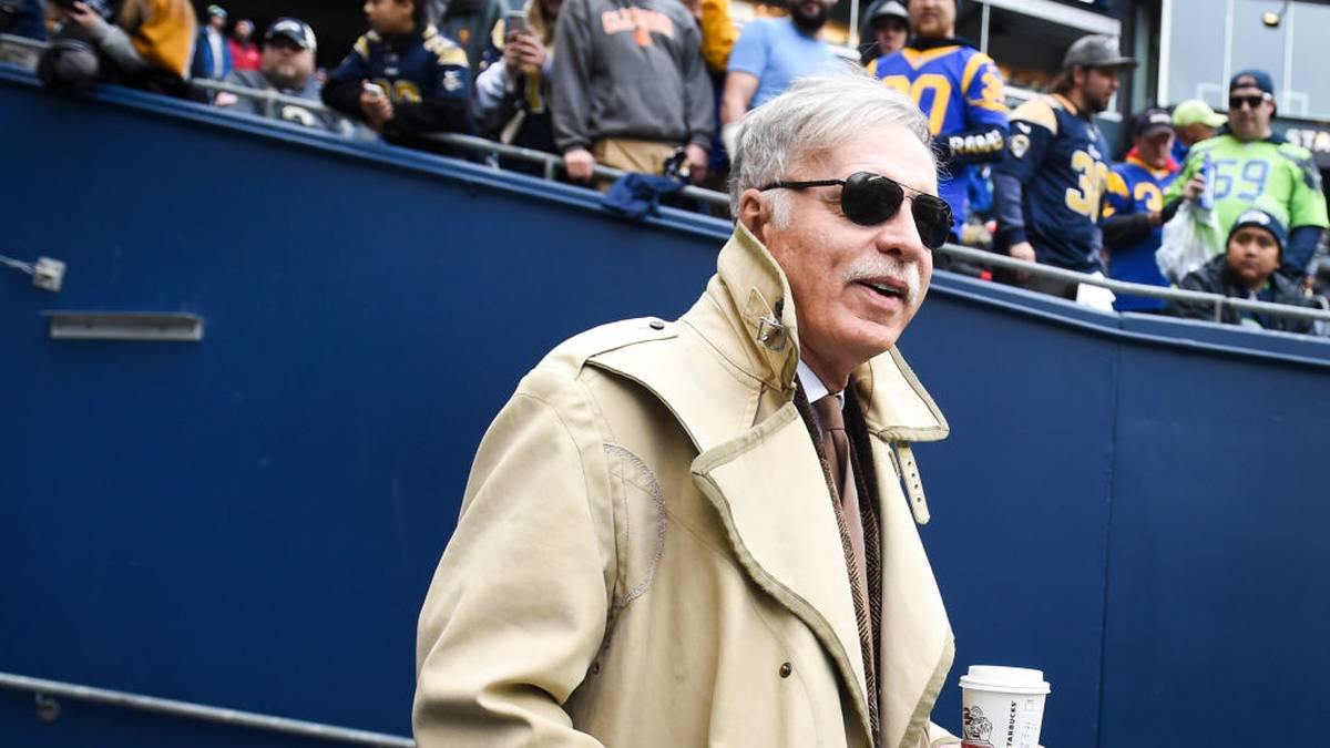 Nach einem Bericht der "Daily Mail" wird Kroenke einen Millionenbetrag als Soforthilfe in den Fußballklub stecken, um die finanziellen Probleme ohne Spiele abzufedern - und dass obwohl er parallel am Milliarden-Stadion für den Rams in L.A. baut