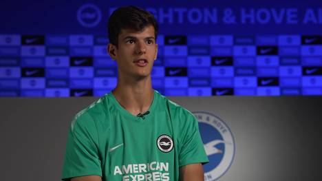 Für 22 Millionen Euro wechselt Chema Andrés vom VfB Stuttgart zu Brighton. Bei seiner Vorstellung bedankt sich der Spanier bei den Schwaben und reagiert auf Vergleiche mit Landsmann Rodri.