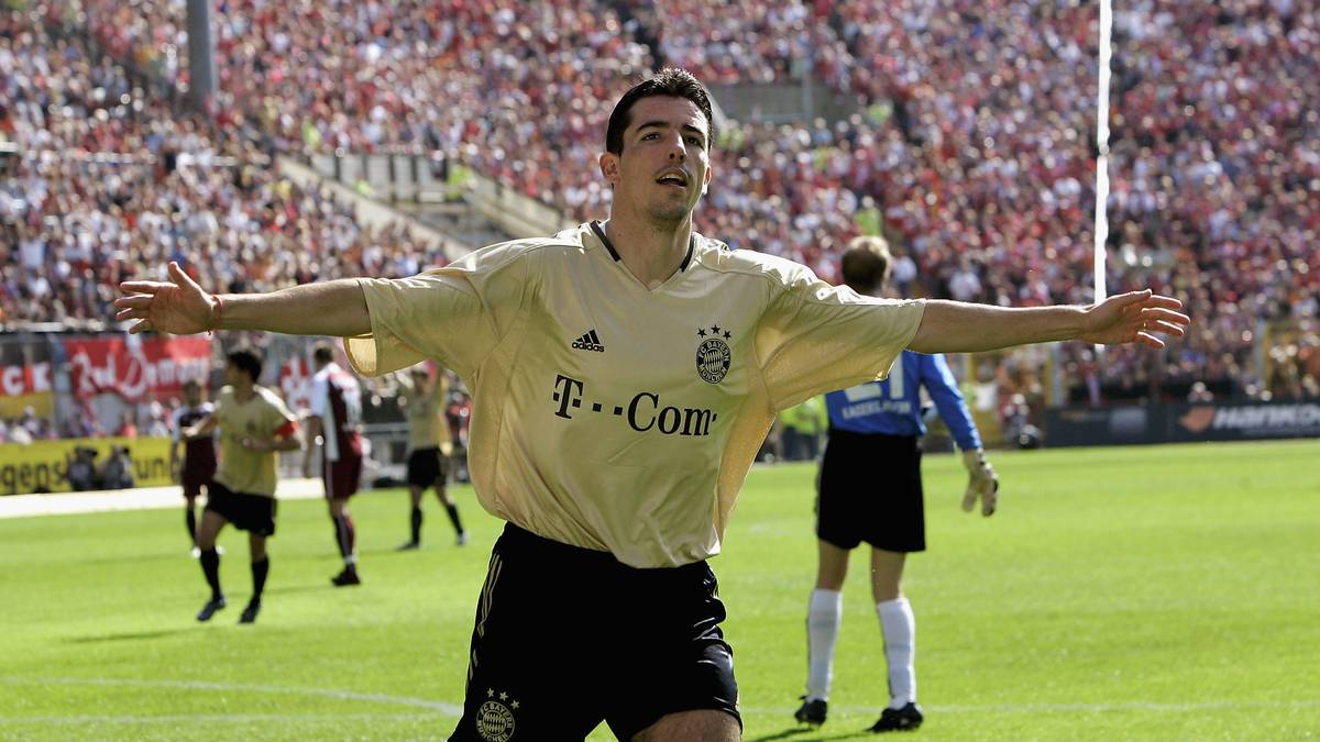 PLATZ 7 - Saison 2004/05: Roy Makaay ist an diesem 30. April im Kaiserslauterer Fritz-Walter-Stadion nicht aufzuhalten. Gleich drei Treffer markiert der Niederländer...