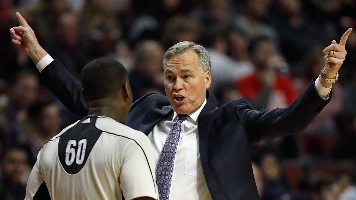COTY - RANG 1, MIKE D'ANTONI (Houston Rockets): D'Antoni und die Rockets - das passt. Die offensive Spielphilosophie des Amerikaners mit italienischen Wurzeln ist perfekt für Hardens Team. So zauberten die Rockets den zweitbesten Angriff der Liga aufs Parkett. Der SPORT1-Favorit für den Trainer des Jahres heißt Mike D'Antoni