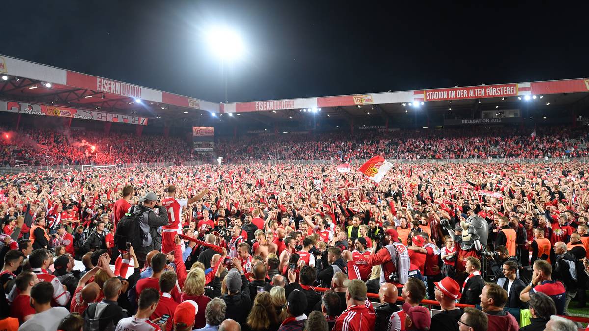 Die Union-Fans feiern im Mai den erstmaligen Aufstieg in die Bundesliga