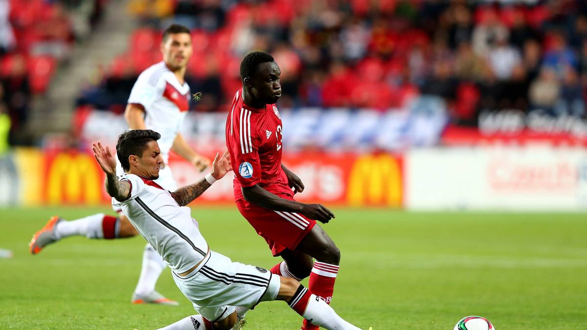 LEONARDO BITTENCOURT (bis 80. Minute): Vergibt in der 13. Minute die erste gute deutsche Chance, als er nach starker Vorarbeit von Volland über das Tor zielt. Im Vergleich mit Younes auf dem anderen Flügel nicht ganz so stark, dürfte sich dennoch für weitere Auftritte empfohlen haben - SPORT1-Note: 2,5