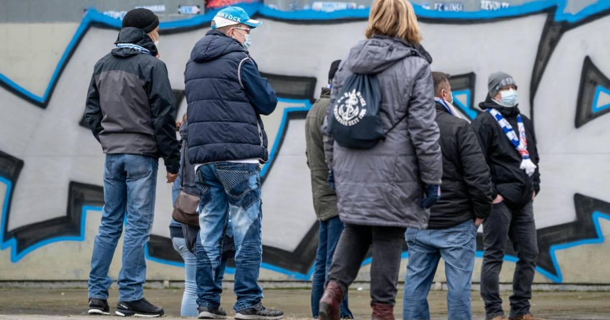 Hansa Rostock Stoppt Nach Aufstieg Dauerkartenverkauf Bei 10 000