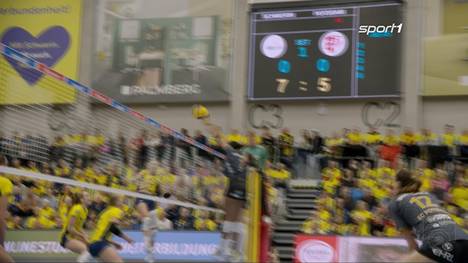 Der SSC Palmberg Schwerin schlägt den SC Potsdam deutlich mit 3:0. SSC-Coach Felix Koslowski gelingt dabei mit einer Personalrochade ein Glückstreffer.